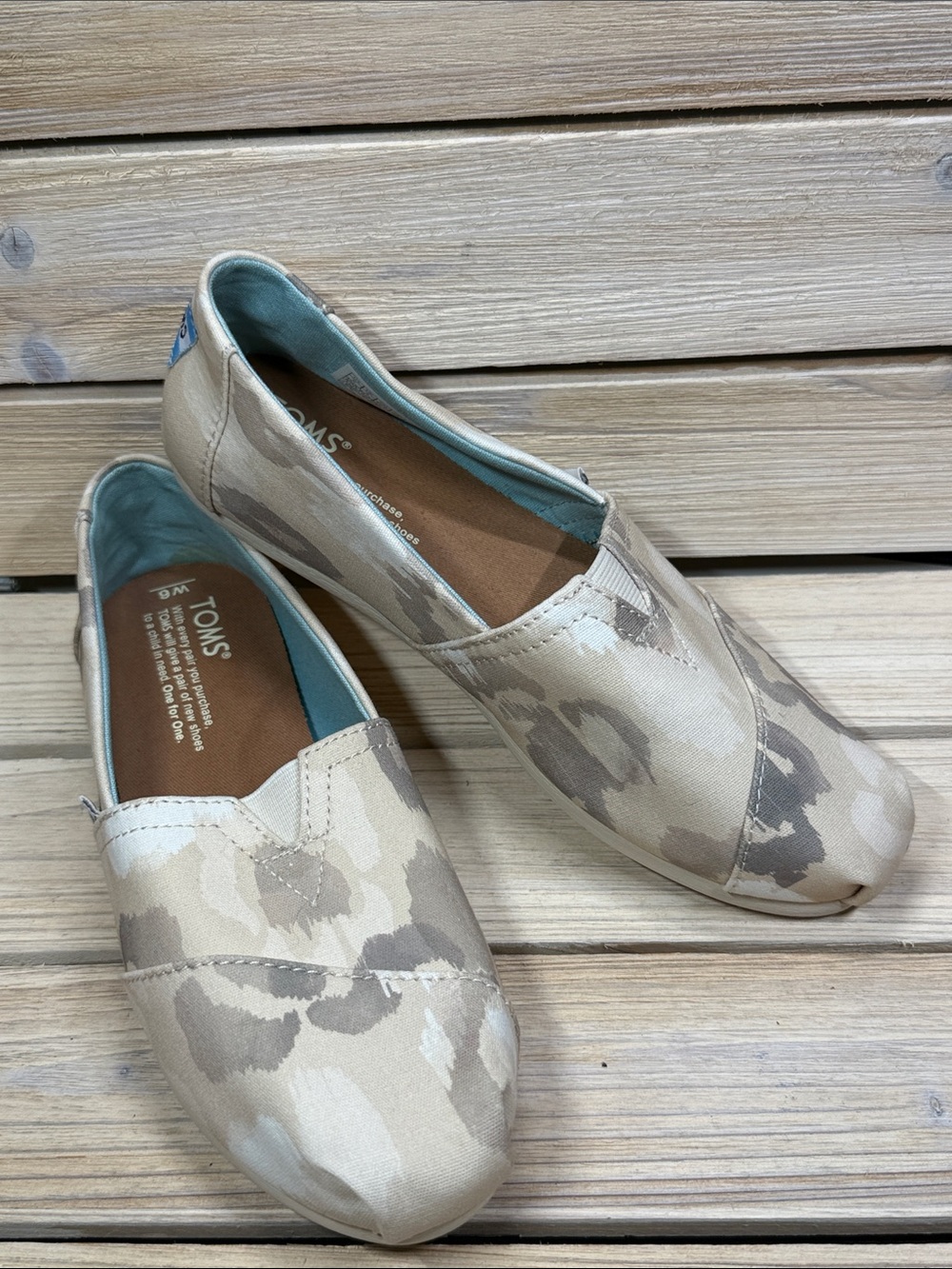 Toms Women's Beige Camouflage Canvas Slip-Ons Size 6